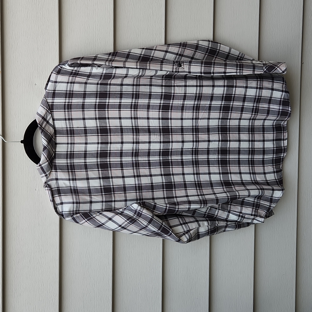 Sanctuary -plaid Boyfriend shirt, Medium, snap closure and soft - Picture 5 of 8